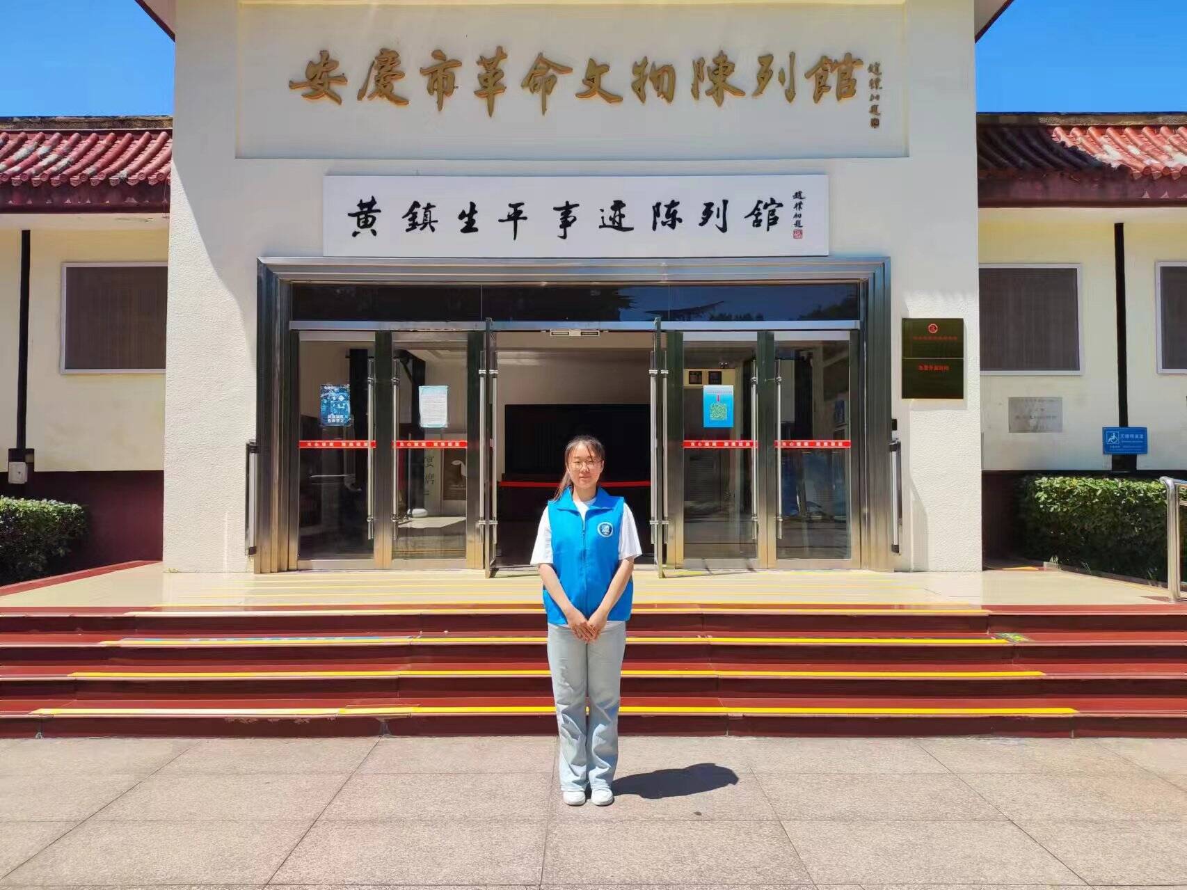 ����Ӣ��̽���l�t���E�L�������M�S悵Ă�������
