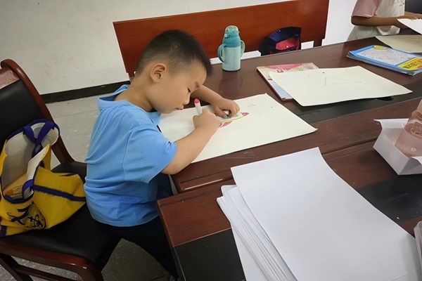 ��������WԺ���ഺ������ͨ��־Ը������_չ�����î��P���L���������������������n��