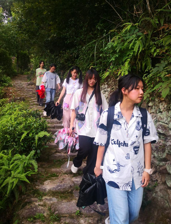 �v�����h���£��s�m�tɫ���񡪡������WԺ���L���ُ��h�l���残���d�{�D�����`��_չϵ�Ќ��`���
