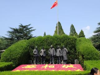 ��̎������Ժ�����ĳмtɫ����